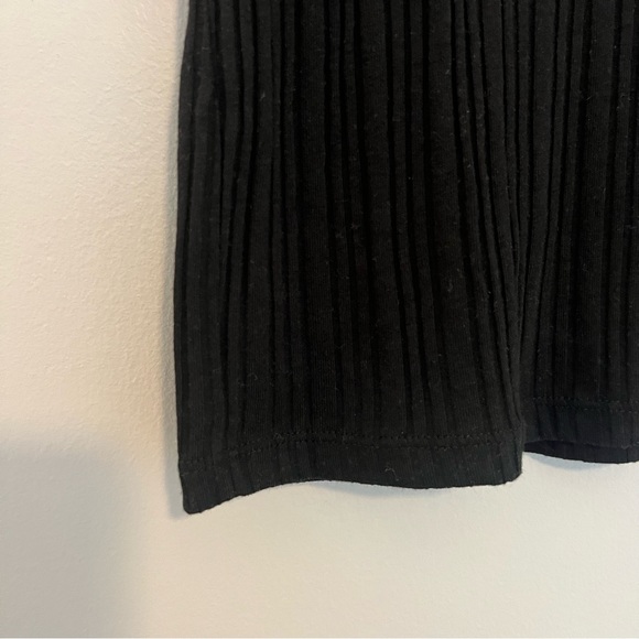 Ribbed T-shirt - Picture 6 of 8